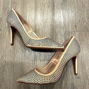 Vince Camito tan pumps